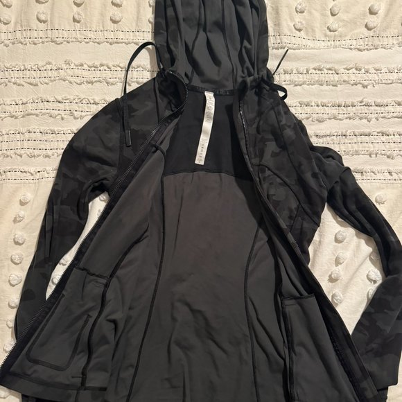 Lululemon Define Hooded Jacket - Picture 4 of 4
